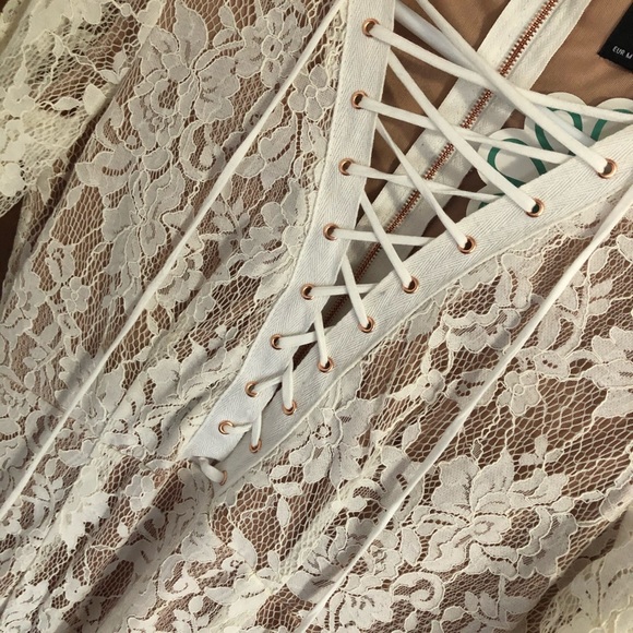 White long sleeved lace dress - Picture 5 of 8